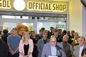 “Yπηρεσίες και προνόμια που πρέπει να απολαμβάνει ο κόσμος της ΑΕΛ” 