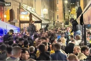 (ΒΙΝΤΕΟ) Το πάρτι των οπαδών της ΑΕΚ και της Μαρσέιγ στη Μασσαλία!