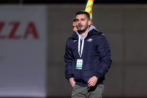Κύπρος Μούζουρος με Ανόρθωση