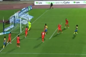 (ΒΙΝΤΕΟ) Το γκολ του Ντονγκαλά μέτρησε με... καθυστέρηση