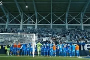 Μαζί με τον κόσμο/Απόλλων
