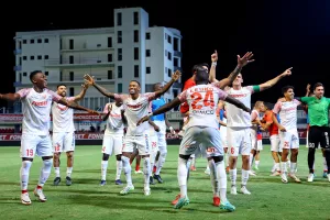 (ΒΙΝΤΕΟ Kerkida): Ντιρλι-ντιρλι παίκτες και κόσμος 