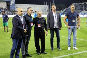Ανόρθωση - ΑΕΖ: Στραβοπάτησε η "Κυρία" - Σπουδαίο "Χ" το Ζακάκι! (Φώτος)