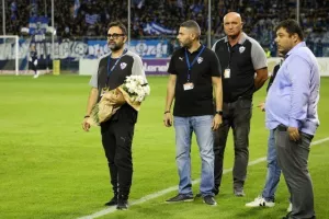 Συγκινητικές στιγμές στο ΠΑΠ/Τίμησαν τη μνήμη του Κίκη Κωνσταντίνου (Φώτος)