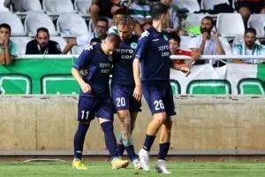Ομόνοια-ΑΕΖ: Γκολ, θέαμα και... γκέλα! (φώτος)
