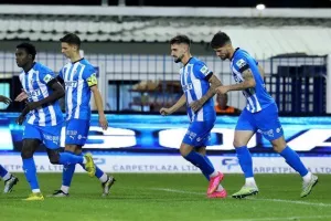 Ανόρθωση - ΑΕΖ: Στραβοπάτησε η "Κυρία" - Σπουδαίο "Χ" το Ζακάκι! (Φώτος)