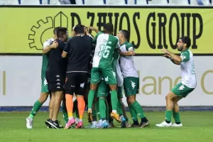 Ανόρθωση - ΑΕΖ: Στραβοπάτησε η "Κυρία" - Σπουδαίο "Χ" το Ζακάκι! (Φώτος)