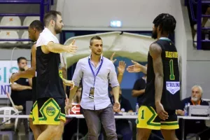 Το ΑΠΟΕΛ πήρε το ντέρμπι (φώτος)