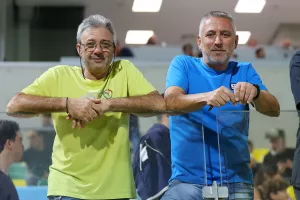 Ο κόσμος στο "ΑΕΚ Αρένα" (φωτορεπορτάζ)