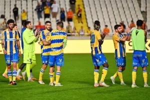 ΑΠΟΕΛ - Νέα Σαλαμίνα: Τέταρτη σερί με... πρώτο Βιγιαφάνιες! (Φώτος)