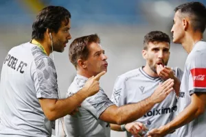 ΑΠΟΕΛ - Πέγεια: Ανετη... γαλαζοκίτρινη πρόκριση (φώτος)