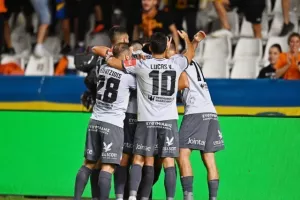 ΑΠΟΕΛ - Πέγεια: Ανετη... γαλαζοκίτρινη πρόκριση (φώτος)