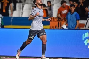 ΑΠΟΕΛ - Πέγεια: Ανετη... γαλαζοκίτρινη πρόκριση (φώτος)