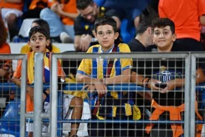 Φωτορεπορτάζ από την πορτοκαλί εξέδρα