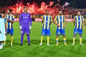 Φωτορεπορτάζ από την πορτοκαλί εξέδρα