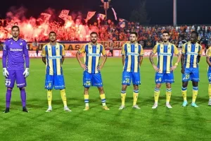 Φωτορεπορτάζ από την πορτοκαλί εξέδρα