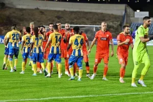 Φωτορεπορτάζ από την πορτοκαλί εξέδρα