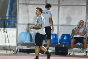 Καρμιώτισσα-AΠΟΕΛ: Σαββατόβραδο… στην κορυφή! (φωτος)