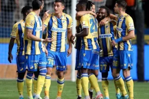 ΑΠΟΕΛ - Εθνικός: Χορταστική εμφάνιση με πεντάρα και πολλούς πρωταγωνιστές! (Φώτος)