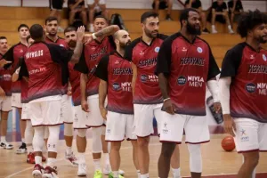 Ισοπεδωτικός Κεραυνός με 100αρα στην ευρώ-πρεμιέρα του! (φώτος)