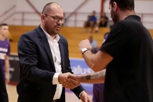 Ισοπεδωτικός Κεραυνός με 100αρα στην ευρώ-πρεμιέρα του! (φώτος)