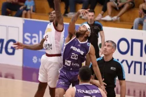 Ισοπεδωτικός Κεραυνός με 100αρα στην ευρώ-πρεμιέρα του! (φώτος)