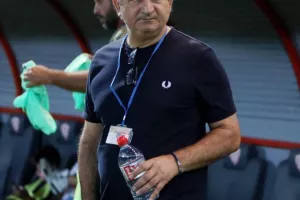 ΑΕΖ-Απόλλων: “Γαλάζια” και πάλι η κορυφή με πεντάρα (φωτος)