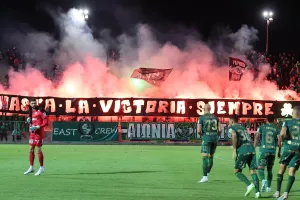 (ΒΙΝΤΕΟ) Εντυπωσιακή ατμόσφαιρα οι Ομονοιάτες: "Hasta la victoria siempre"