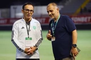 Οθέλλος-Άρης: Με Καζού έπιασε... ΑΠΟΕΛ στην κορυφή! (φώτος)