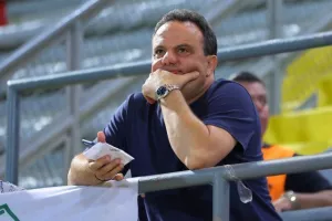 Οθέλλος-Άρης: Με Καζού έπιασε... ΑΠΟΕΛ στην κορυφή! (φώτος)