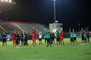 Οθέλλος-Άρης: Με Καζού έπιασε... ΑΠΟΕΛ στην κορυφή! (φώτος)