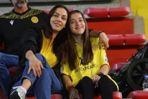 Νέα Σαλαμίνα - ΑΕΛ: Πάτησαν... εξάδα οι "ερυθρόλευκοι"! (φώτος)
