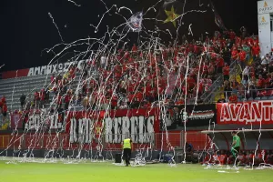Φώτος από τον κόσμο στο “Αμμόχωστος”