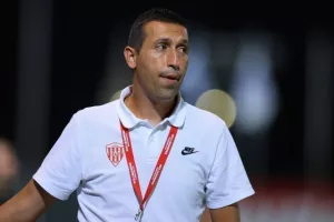 Νέα Σαλαμίνα - ΑΕΛ: Πάτησαν... εξάδα οι "ερυθρόλευκοι"! (φώτος)