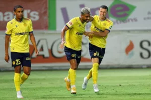 Νέα Σαλαμίνα - ΑΕΛ: Πάτησαν... εξάδα οι "ερυθρόλευκοι"! (φώτος)