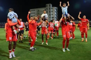 Νέα Σαλαμίνα - ΑΕΛ: Πάτησαν... εξάδα οι "ερυθρόλευκοι"! (φώτος)