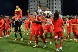 Νέα Σαλαμίνα - ΑΕΛ: Πάτησαν... εξάδα οι "ερυθρόλευκοι"! (φώτος)