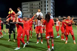 Νέα Σαλαμίνα - ΑΕΛ: Πάτησαν... εξάδα οι "ερυθρόλευκοι"! (φώτος)