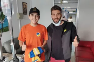 Δώρο από τον Εφραίμ στον Κωνσταντίνο: "Κανένα παιδί δεν πρέπει να παλεύει μόνο του”