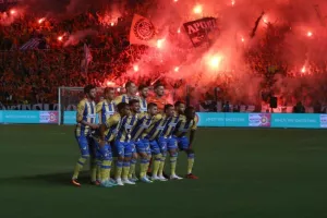 Μήνυμα... οι "πορτοκαλί": "Θρύλε παίξε γερά, παίξε με τσαμπουκά"