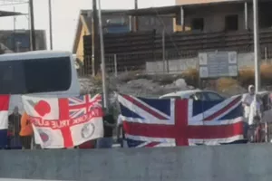 Με σημαίες στο γήπεδο! (Φώτος)