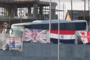 Με σημαίες στο γήπεδο! (Φώτος)