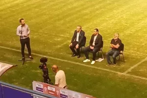 Οι προτομές των Νική Γεωργίου και Αντώνη Τότση στο "Αμμόχωστος" (Φώτος)