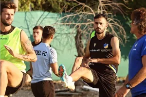 Ανεβάζει στροφές