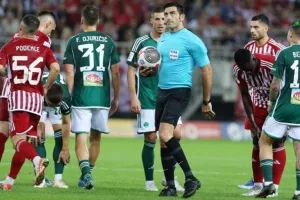 Τι έγραψε στο Φύλλο Αγώνα ο ρεφ: "Και οι δύο ομάδες πίεζαν τον γιατρό να αλλάξει απόφαση"