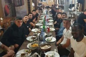 "Είμαστε οικογένεια"!