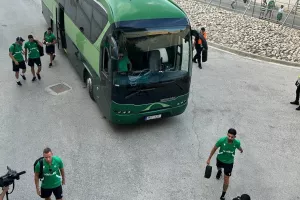 Οι Ομονοιάτες υποδέχθηκαν την αποστολή - Χαιρέτησε ο Σωφρόνης (Φώτος)
