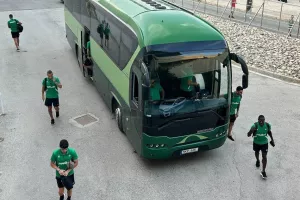 Οι Ομονοιάτες υποδέχθηκαν την αποστολή - Χαιρέτησε ο Σωφρόνης (Φώτος)