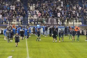 Συγκινητικές στιγμές στο ΠΑΠ/Τίμησαν τη μνήμη του Κίκη Κωνσταντίνου (Φώτος)