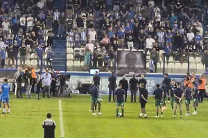 Και η ΑΕΖ... τίμησε τη μνήμη του Κίκη (φώτος)